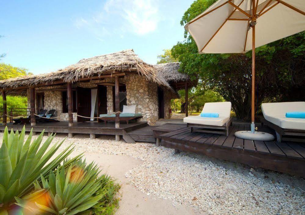 Azura Quilalea Island Hotel Exterior foto