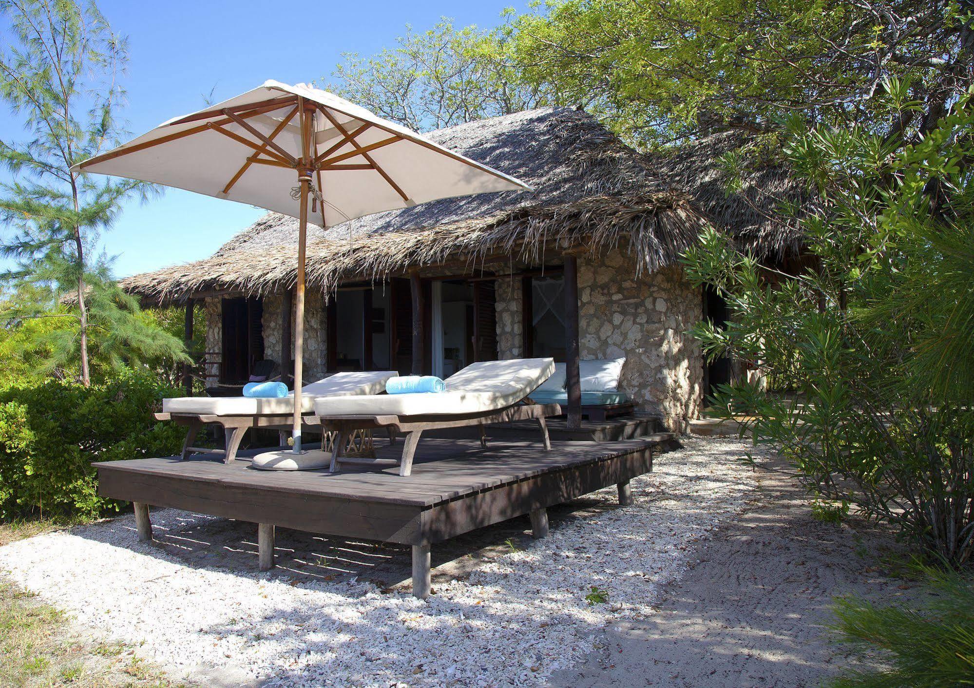 Azura Quilalea Island Hotel Exterior foto
